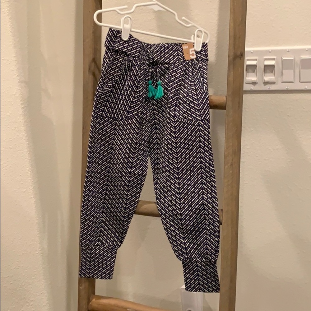Brand New Cotton On Girls Pants Size 5.